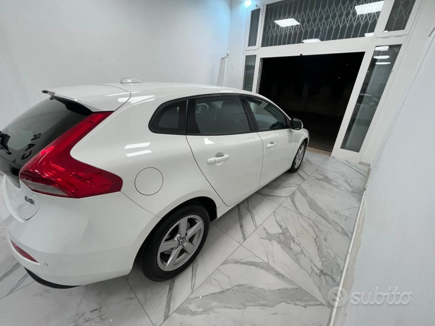 Volvo V40 2015 photo 4