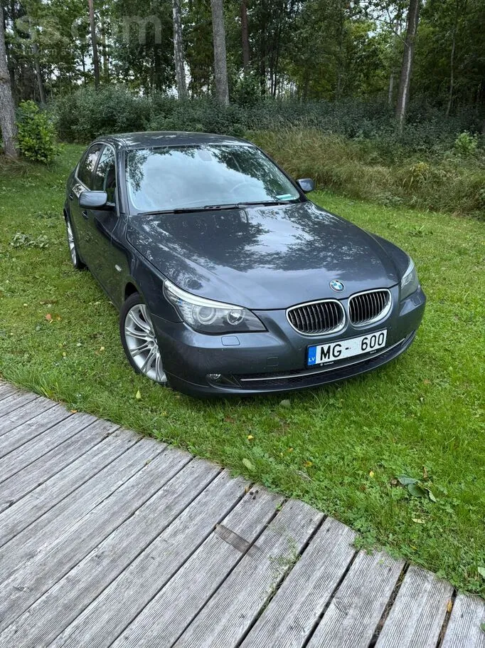 BMW 520 2009 photo 2