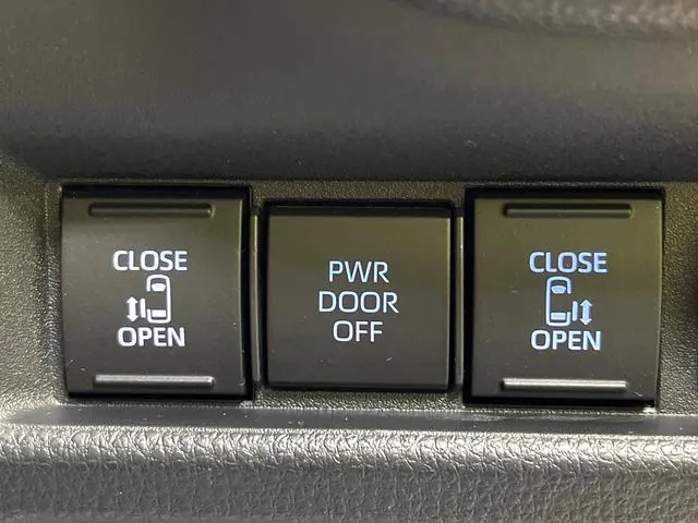 Toyota Sienna Hybrid Z 2024 photo 3