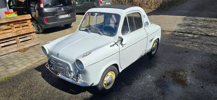 Piaggio Vespa 400 1960 photo 3