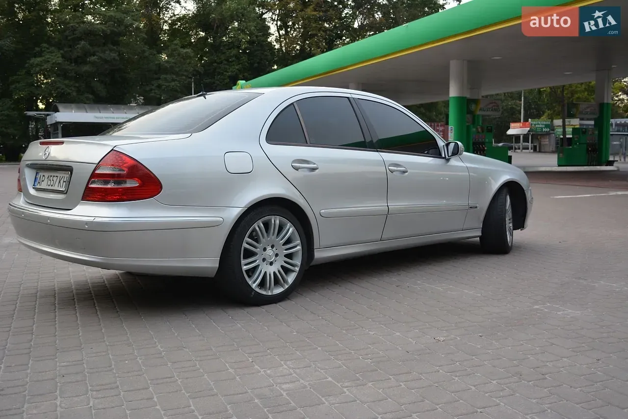 Mercedes-Benz E-Class 2003 photo 2