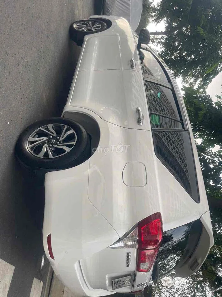 Toyota Innova 2022 photo 2
