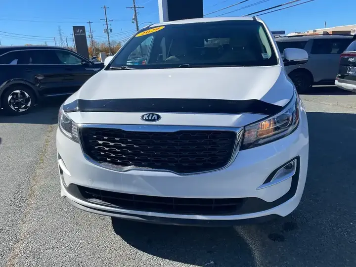 Kia Sedona 2020 photo 2