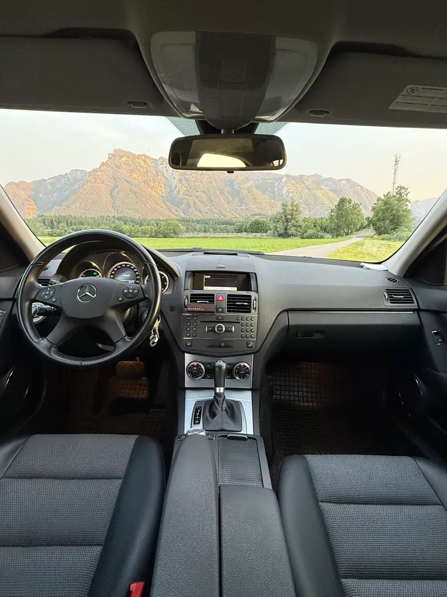 Mercedes-Benz C-Class 2010 photo 3