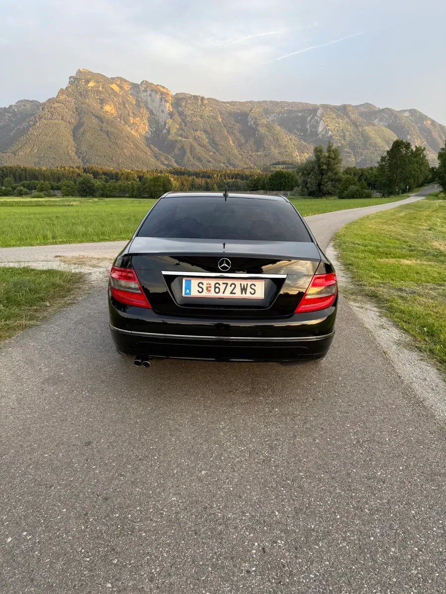 Mercedes-Benz C-Class 2010 photo 2