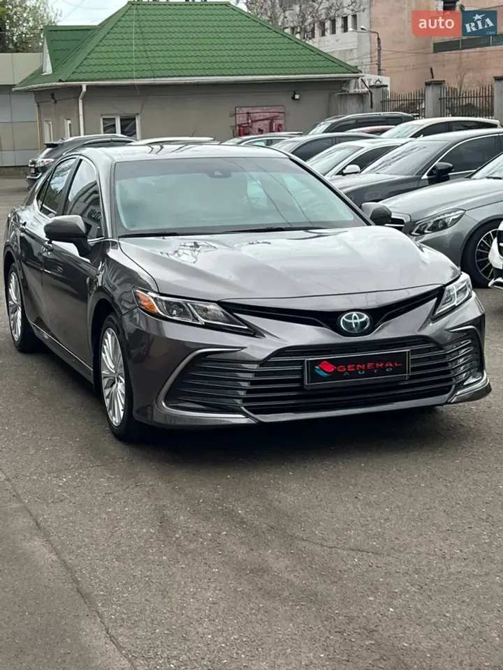 Toyota Camry 2023 photo 2
