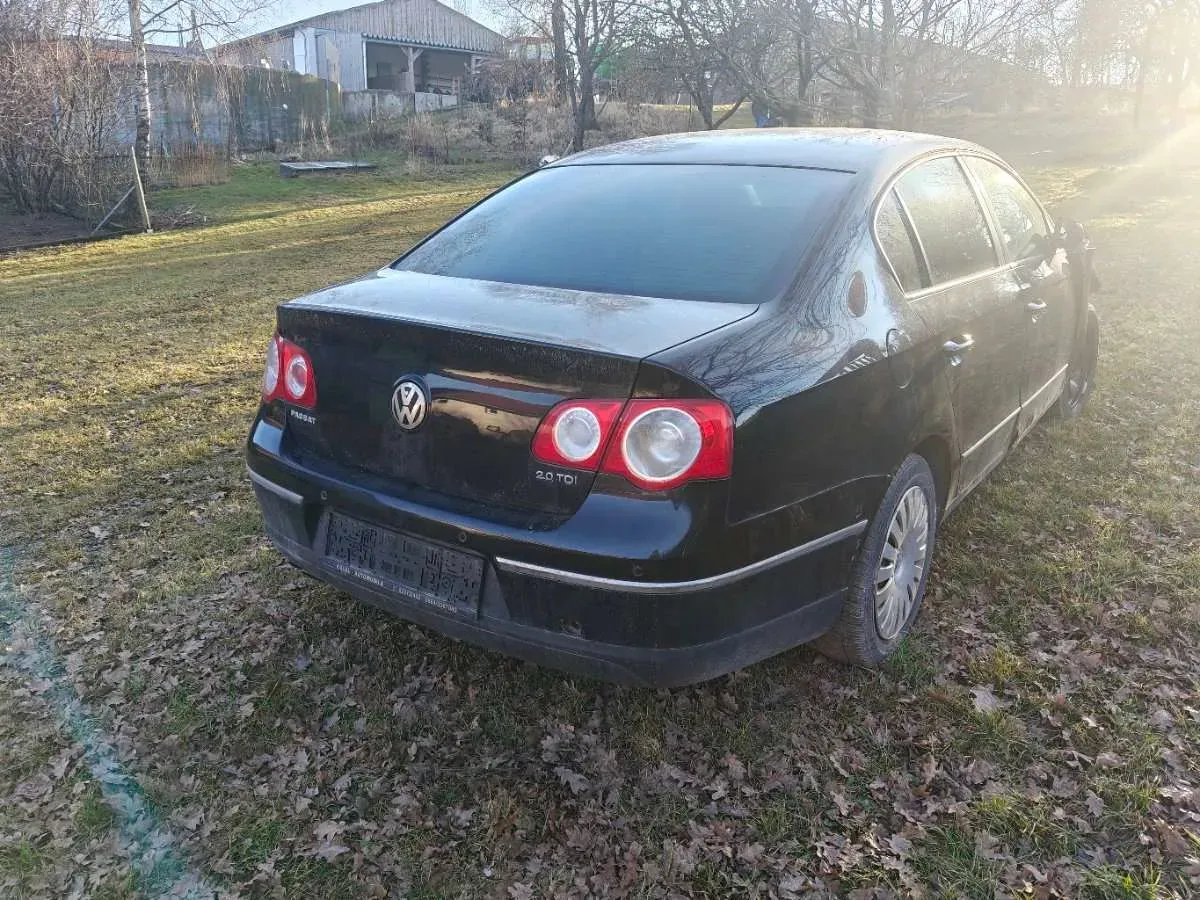 Volkswagen Passat 2005 photo 2