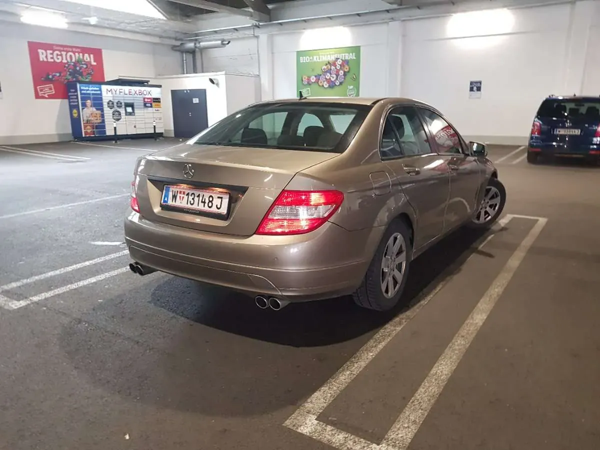 Mercedes-Benz C-Class 2009 photo 3