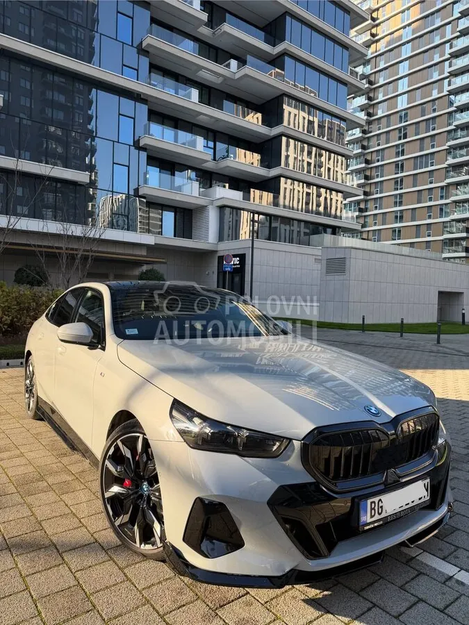 BMW 550 2023 photo 2
