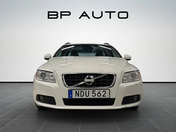 Volvo V70 2013 photo 2