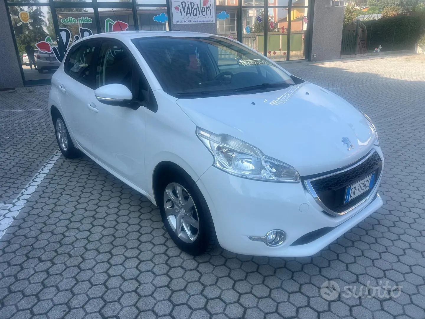 Peugeot 208 2013 photo 3