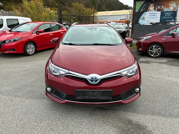 Toyota Auris 2018 photo 2