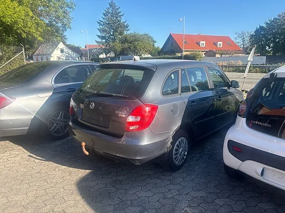 Skoda Fabia 2008 photo 3