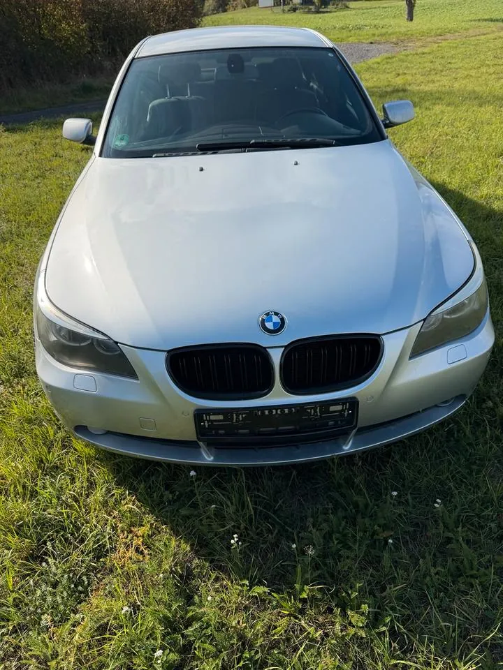BMW 523I