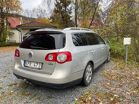 Volkswagen Passat 2010 photo 2