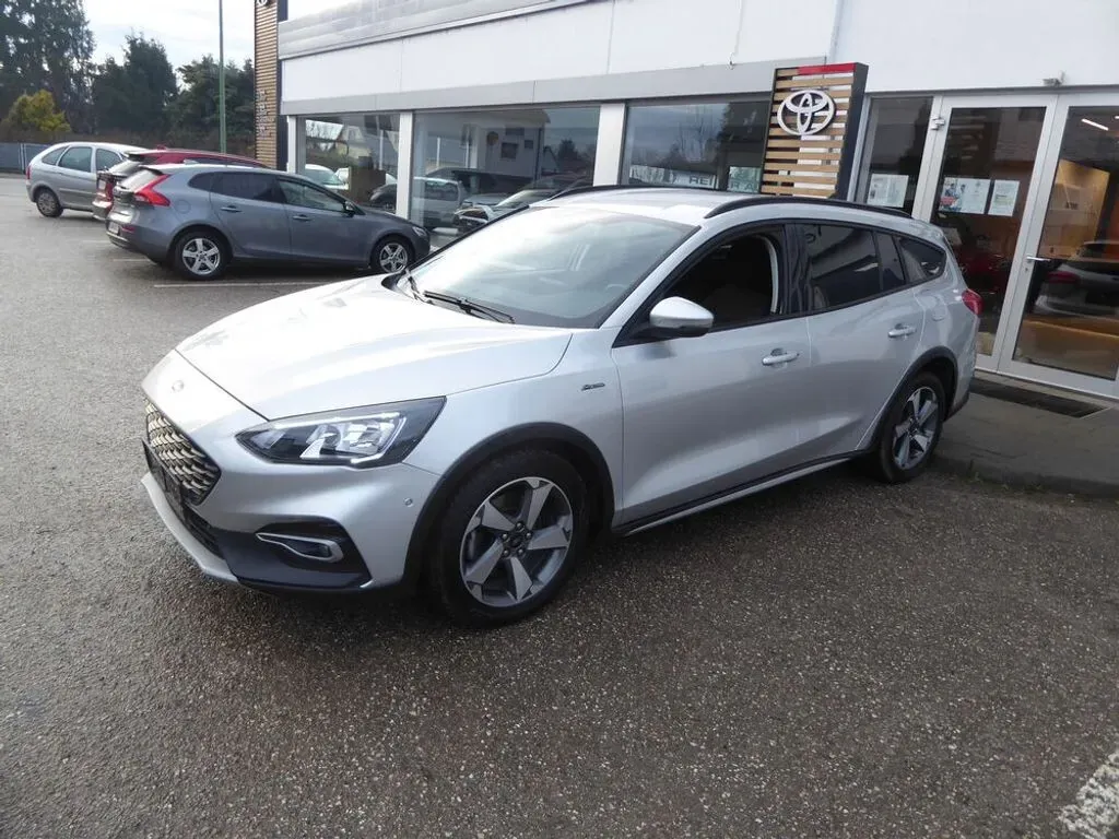 Ford Focus 2021 photo 2