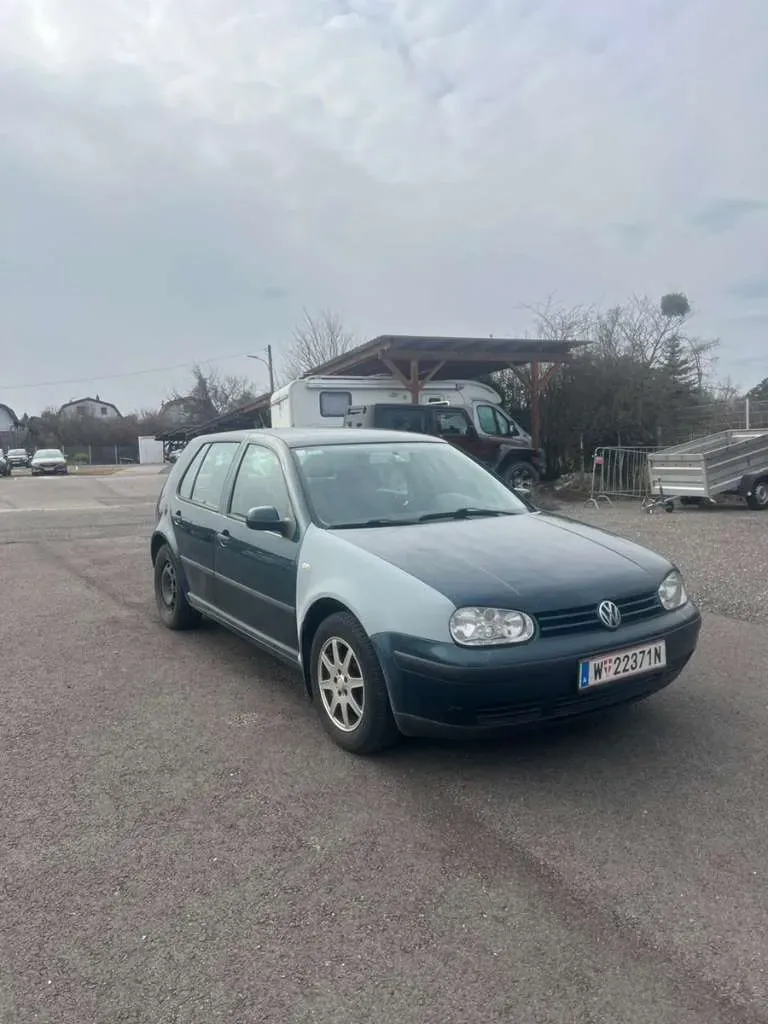 Volkswagen Golf 2002 photo 2