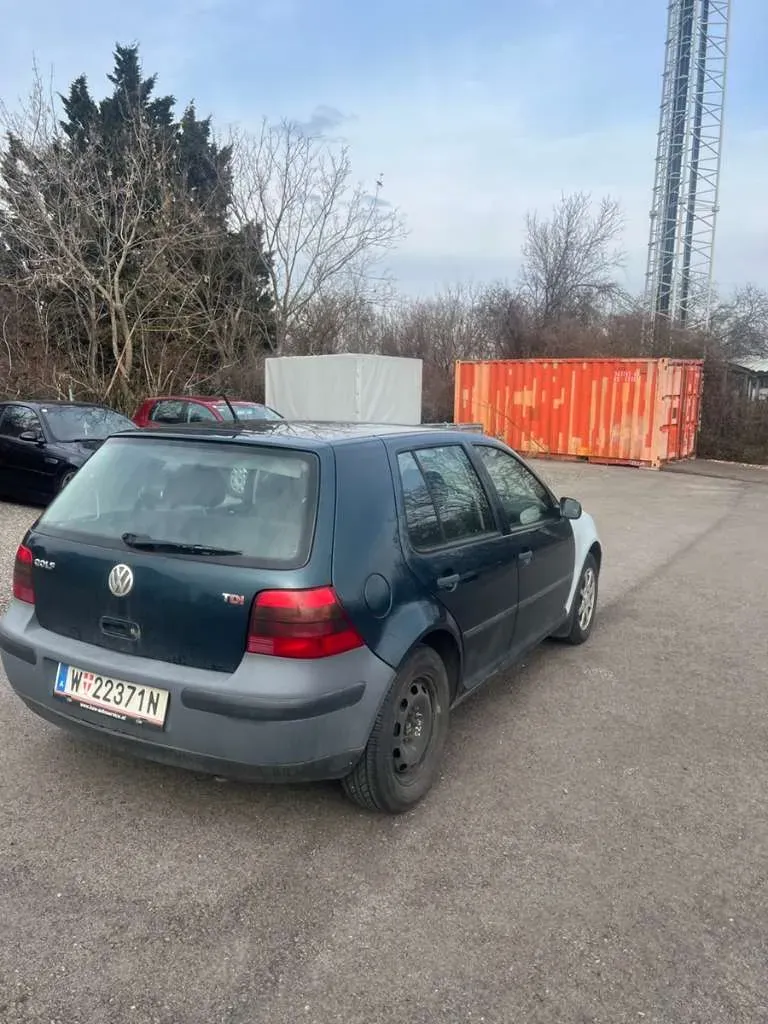Volkswagen Golf 2002 photo 3