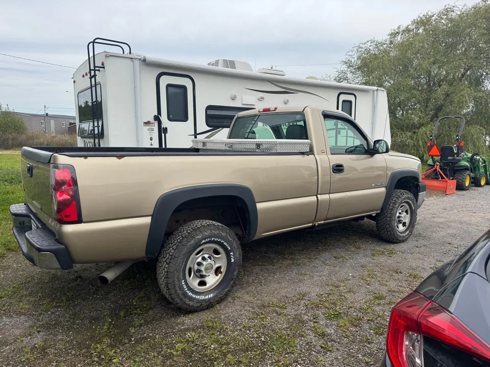 Chevrolet Silverado 2500 2005 photo 3