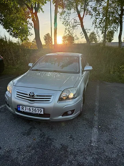 Toyota Avensis 2006 photo 2