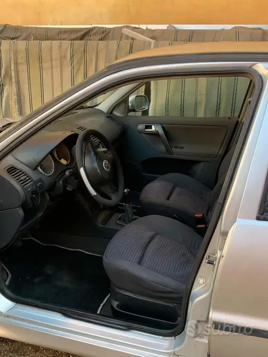 Volkswagen Polo 2000 photo 5