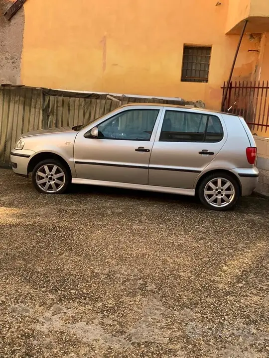 Volkswagen Polo 2000 photo 2