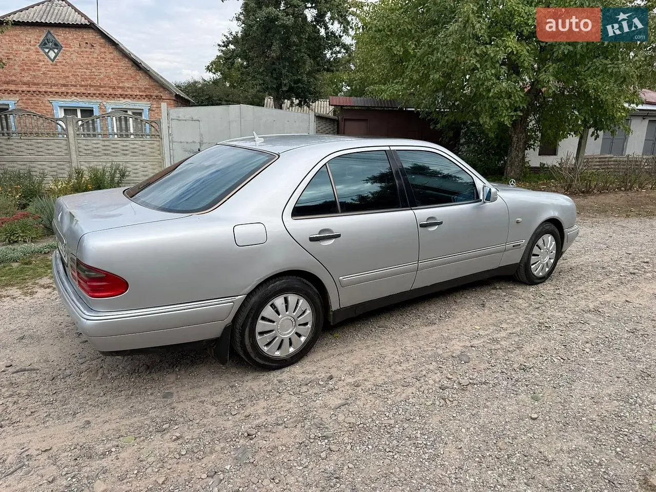 Mercedes-Benz E-Class 1998 photo 4