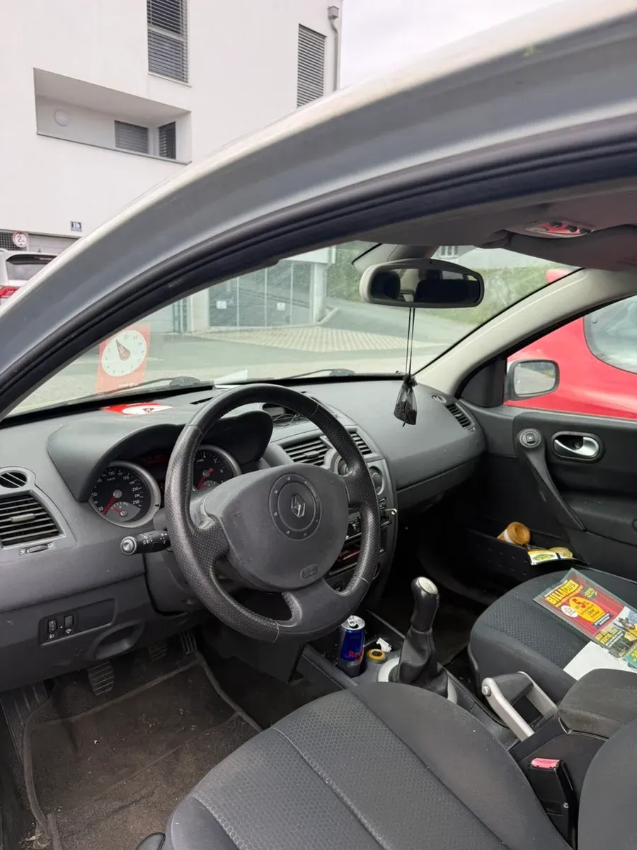Renault Megane 2004 photo 2
