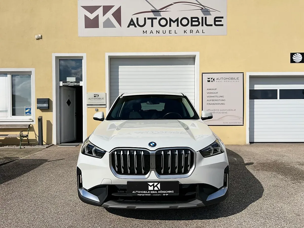 BMW Ix1 2023 photo 2