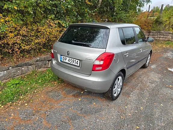 Skoda Fabia 2014 photo 4