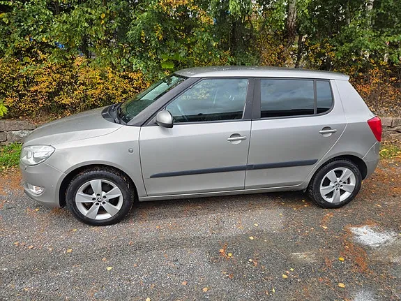 Skoda Fabia 2014 photo 2
