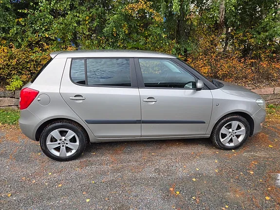 Skoda Fabia 2014 photo 5