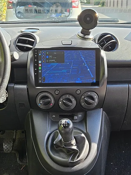 Mazda 2 2009 photo 2