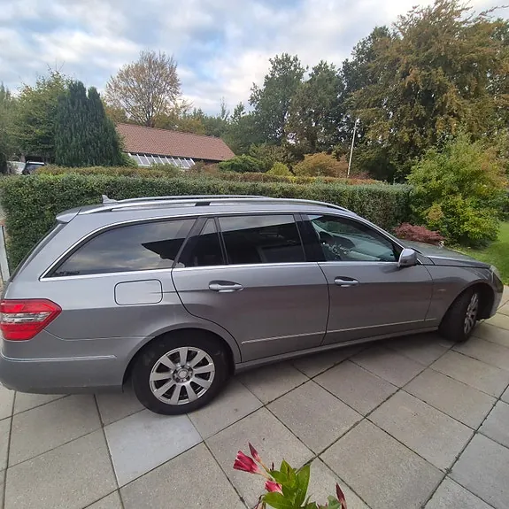 Mercedes-Benz E220 2011 photo 4