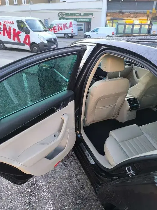 Skoda Superb 2021 photo 2