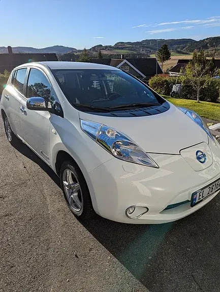 Nissan Leaf 2013 photo 2