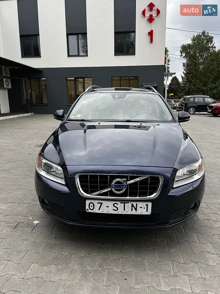 Volvo V70 2011 photo 3