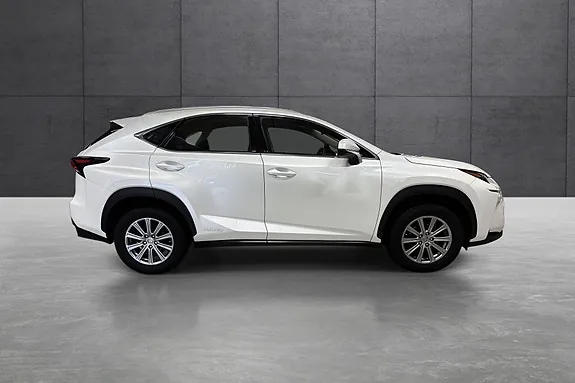 Lexus Nx300H 2016 photo 5