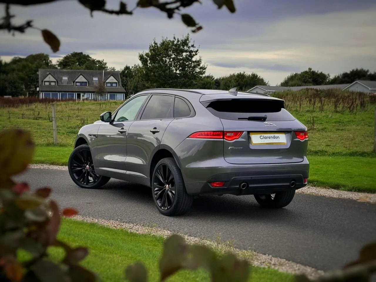 Jaguar F-Pace 2018 photo 3