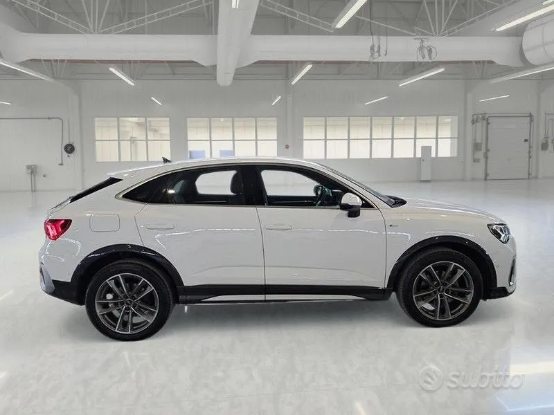 Audi Q3 2022 photo 3