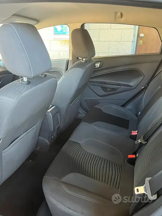 Ford Fiesta 2014 photo 5