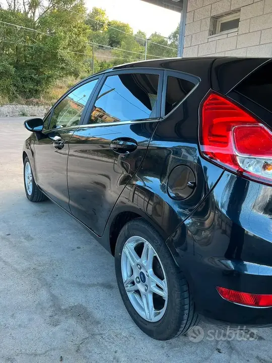 Ford Fiesta 2014 photo 2