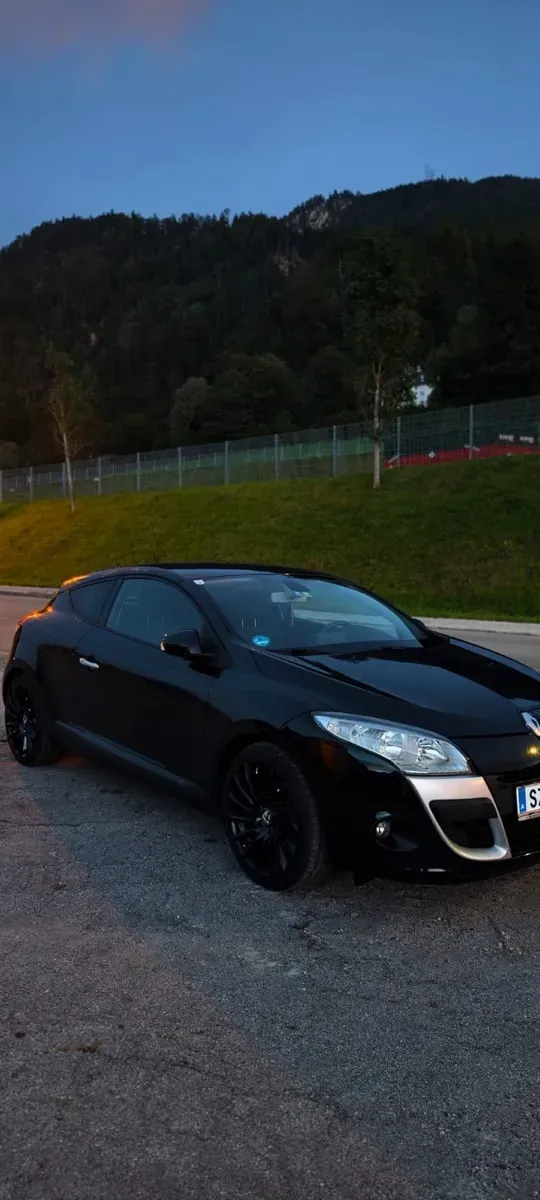Renault Megane 2011 photo 2