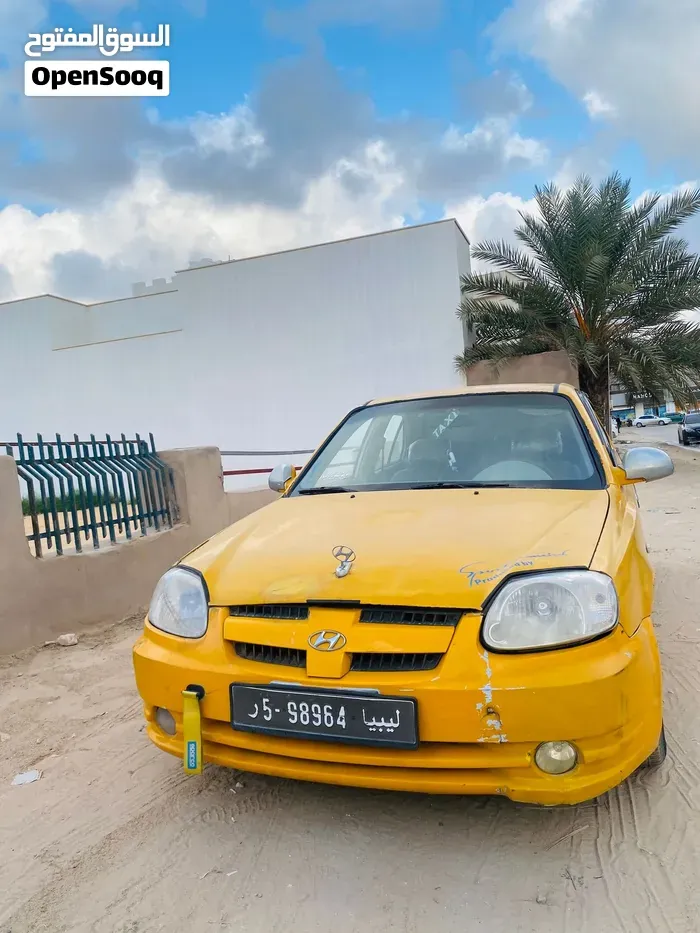 Hyundai Avante 2004 photo 2