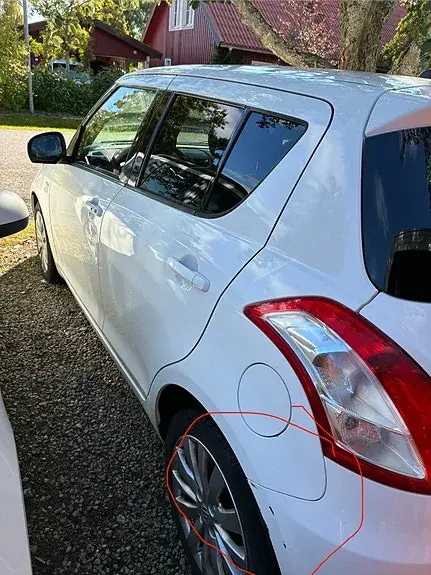 Suzuki Swift 2011 photo 2