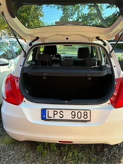 Suzuki Swift 2011 photo 4