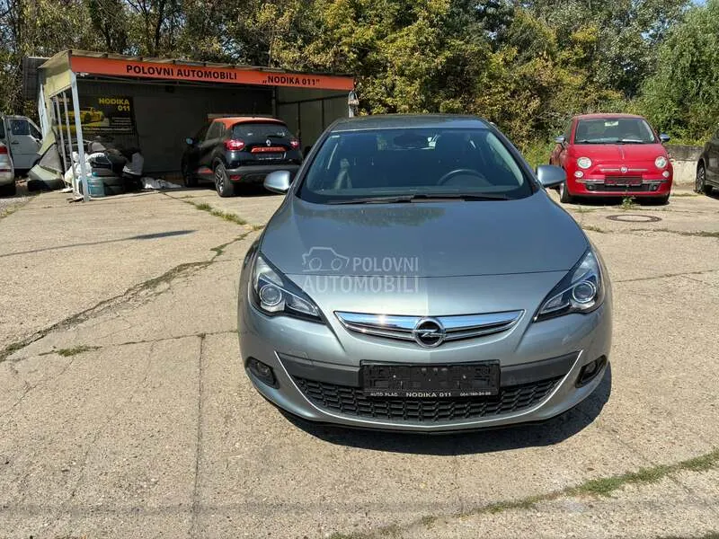 Opel Astra J 2012 photo 2