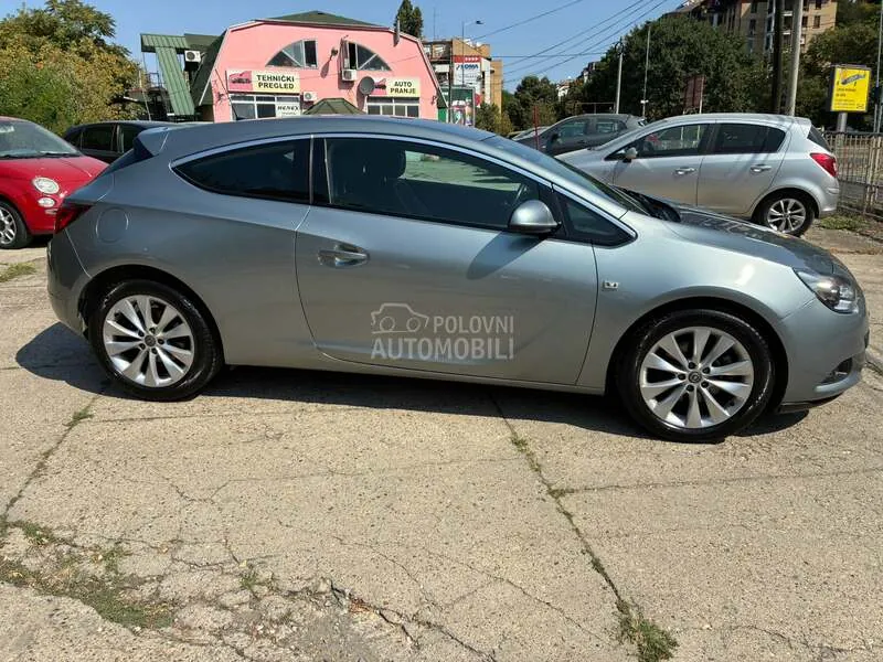 Opel Astra J 2012 photo 5