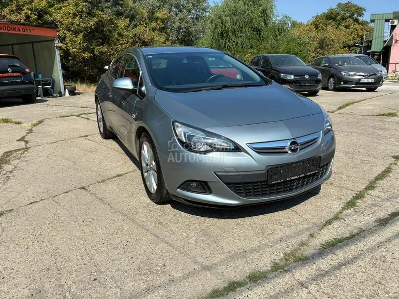 Opel Astra J 2012 photo 3