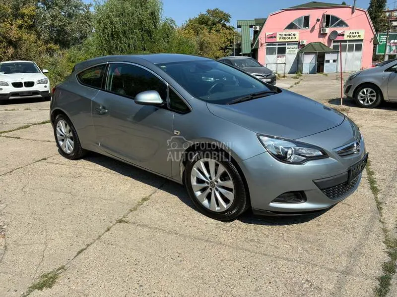 Opel Astra J 2012 photo 4